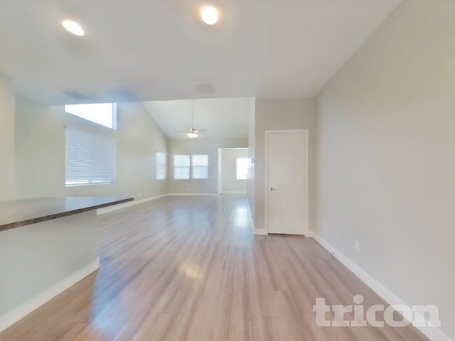 2630 E Danbury Rd, Phoenix, AZ 85032 - photo 4