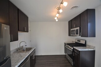 610 Union St, Valparaiso, IN 46383