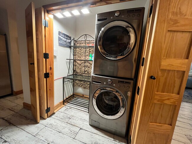 12102 Carriage Ct SE unit B, Huntsville, AL 35803 - photo 5