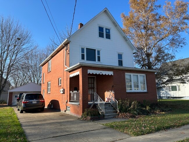 35 Willow St unit Upper, Buffalo, NY 14218 - photo 2