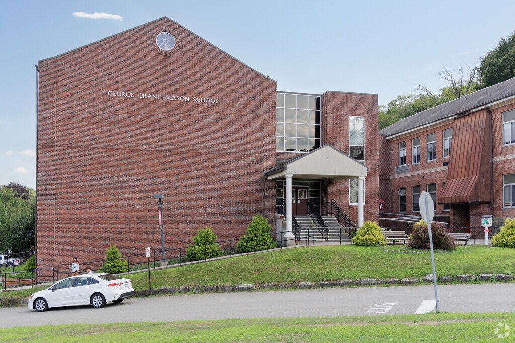 George Grant Mason Elementary School is a highly rated, public school in Tuxedo, NY.