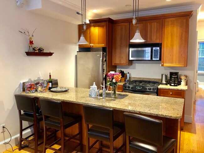 11 Anderson St unit 2, Boston, MA 02114 - photo 3