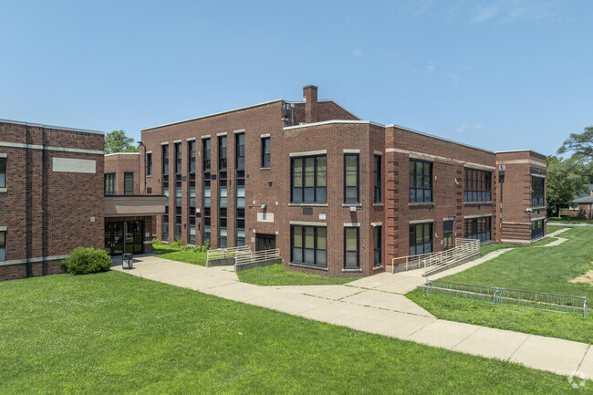 Washington Elementary School is a public school.