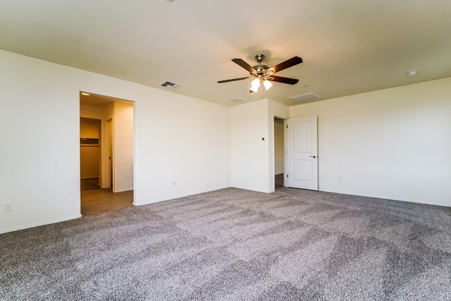 10696 W Embrey Dr, Marana, AZ 85653 - photo 5