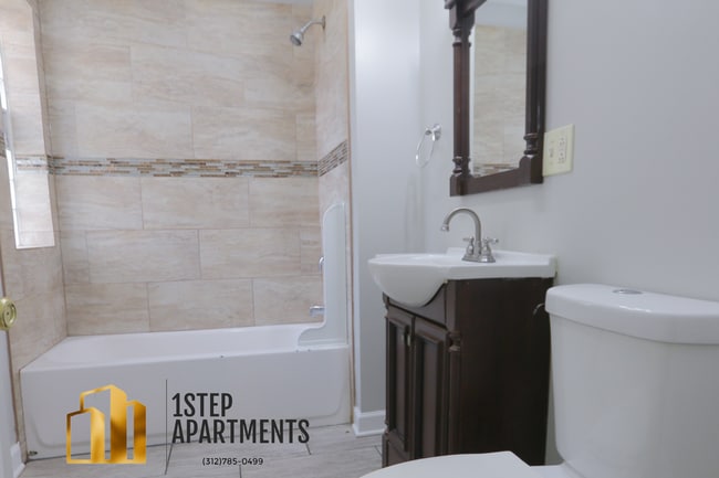 1400 N Harding Ave unit 2, Chicago, IL 60651 - photo 2