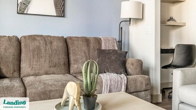 2626 Fountain View Dr unit 1-321, Houston, TX 77057 - photo 4