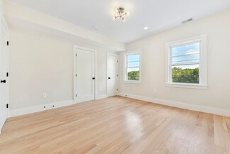 36 Cottage St, Boston, MA 02128