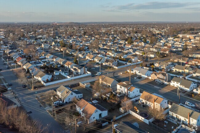 Homes in North Lindenhurst average around $600,000.