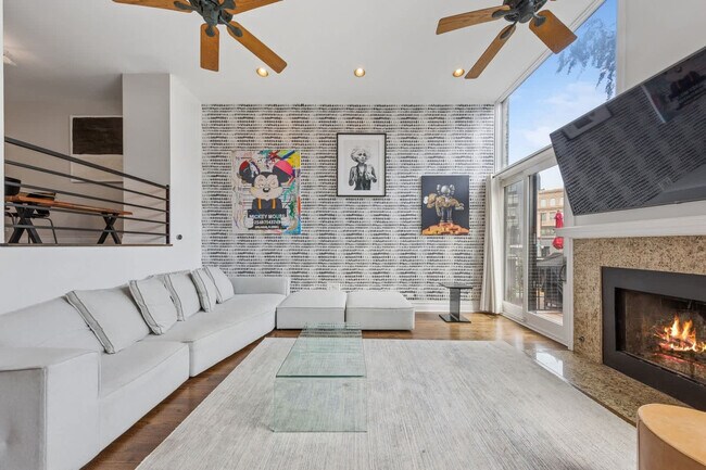 657 N Carpenter St unit ID1366495P, Chicago, IL 60642 - photo 3