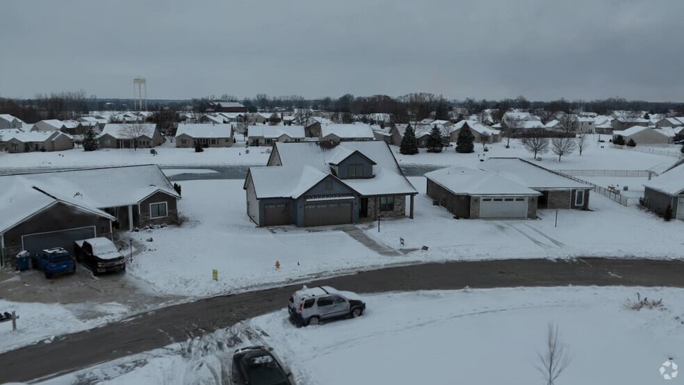 1480 Monte Carlo Dr, Huntertown, IN 46748 - photo 2