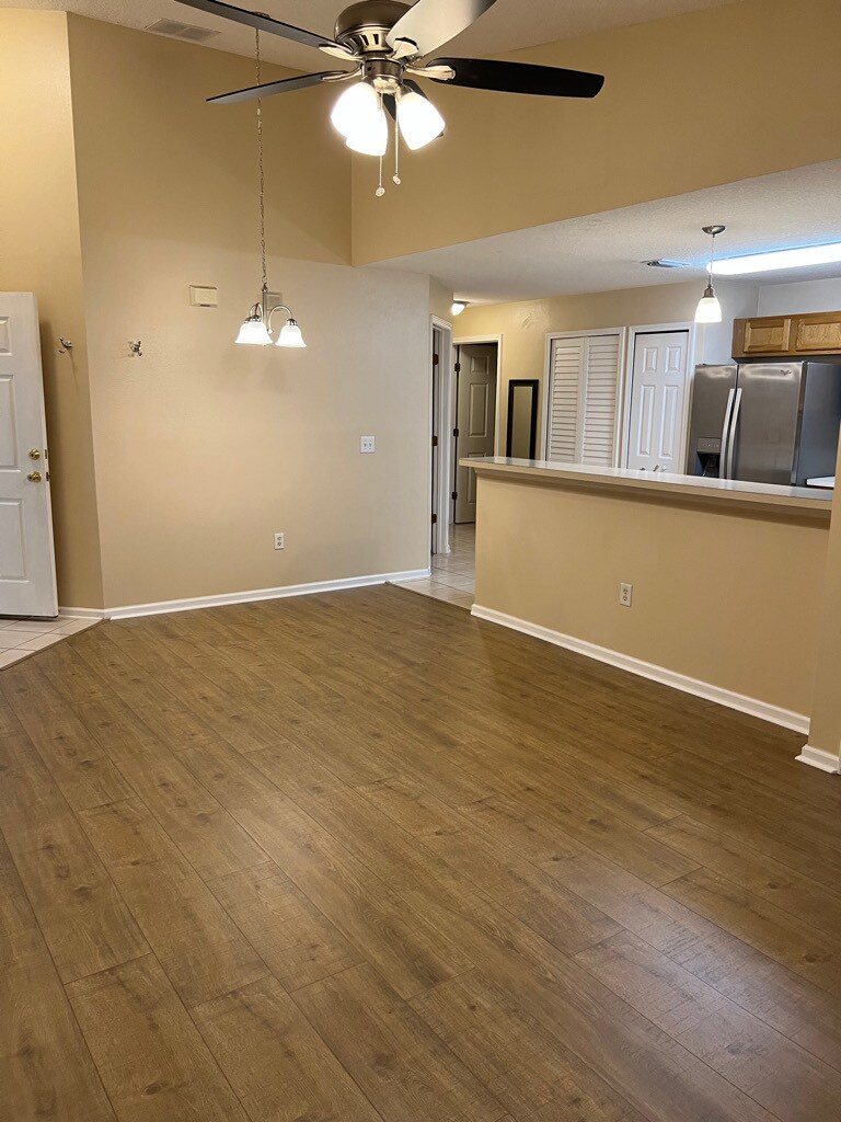 6094 Maggies Cir unit 111, Jacksonville, FL 32244 - photo 1