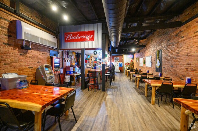 Amy's Downtown Reservoir offers a friendly atmosphere.