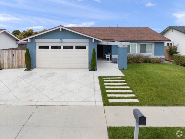 Throughout the El Rio community you can find 70's area Minimal Traditional style homes.