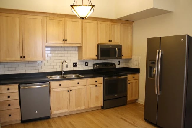 221 E 10th St, Bloomington, IN 47408 - photo 3