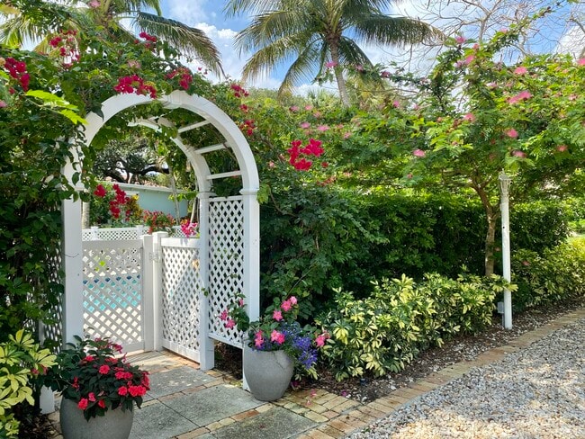 720 Lantana Ln unit Palm Villas, Vero Beach, FL 32963 - photo 2