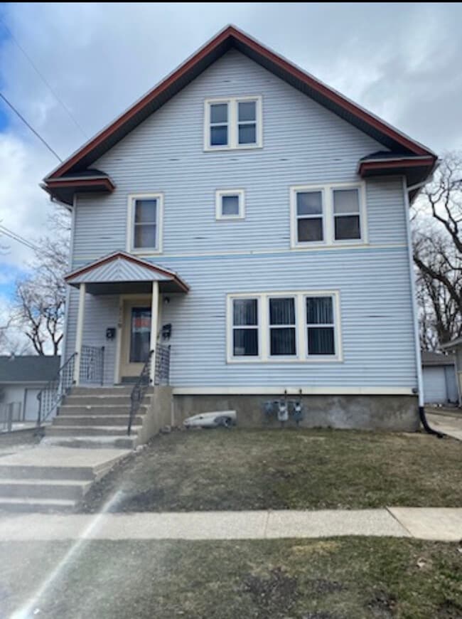 1119 N Winnebago St Unit Upper, Rockford, IL 61103