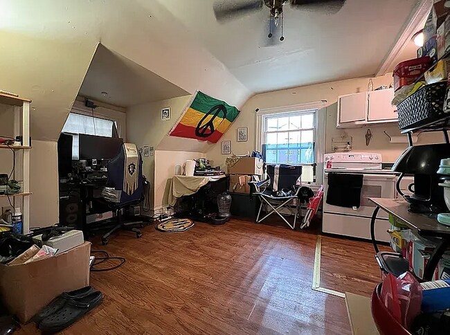 381 Forest Ave unit D, Morgantown, WV 26505 - photo 3