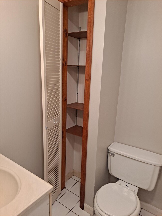 2nd floor Bath pantry