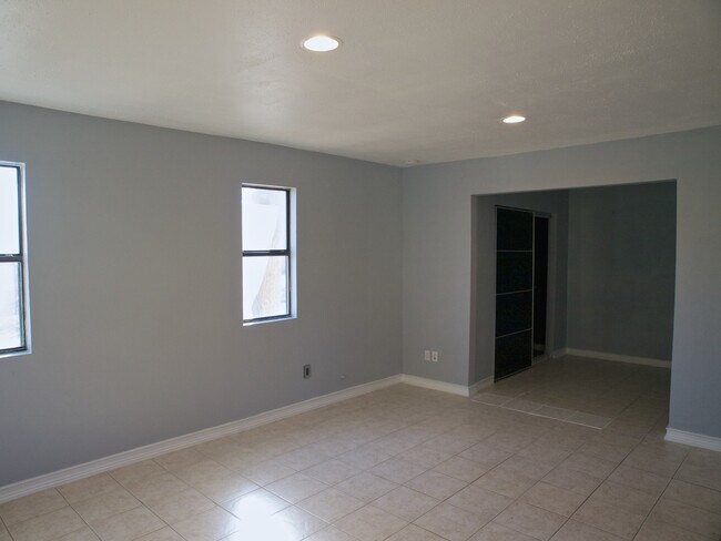 3907 Willbert Rd unit B, Austin, TX 78751 - photo 4
