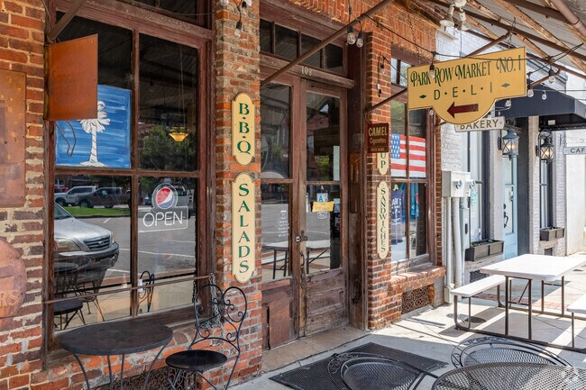 Park Row Market No. 1 serves up breakfast and lunch in downtown Edgefield.