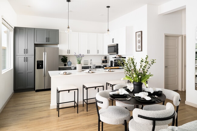 Bungalows on Florence, Casa Grande, AZ 85122 - photo 3