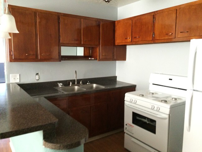 Maple Eastlake Apartments, Eastlake, OH 44095 - photo 3