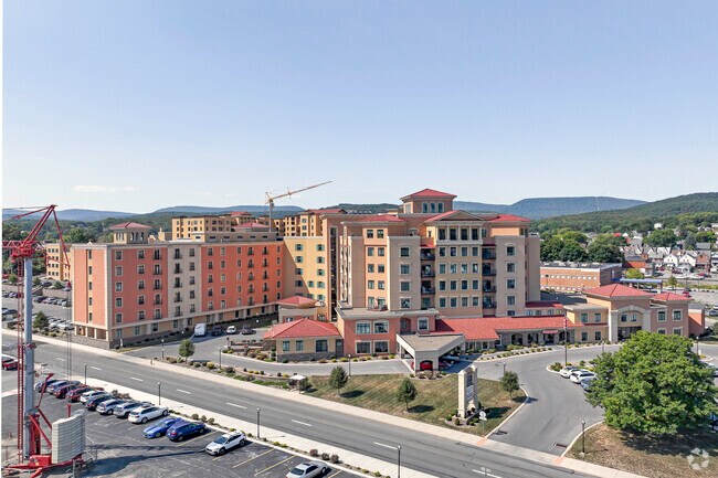 Greystone is a 7-story, 152-unit high rise located in the heart of Altoona,