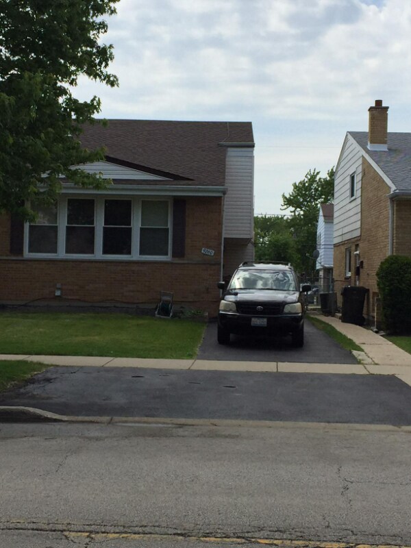 9260 Dee Rd, Des Plaines, IL 60016