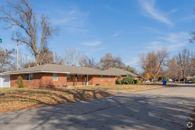 Ranch-style homes are common and well-maintained in Southwest Norman.