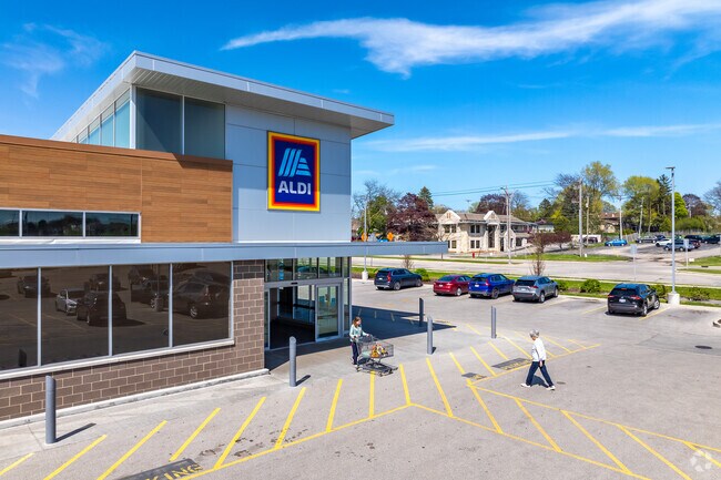 Aldi on Port Washington Road is minutes from Green Tree via I-43.