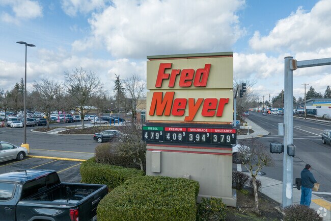 Fred Meyers sign