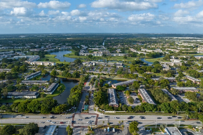 Water features and lakes can be found inside the South Creek enclave.
