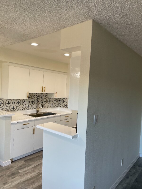 17951 Roscoe Blvd Unit 4, Los Angeles, CA 91325