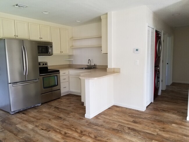 8682 SE Kingsley St, Hobe Sound, FL 33455 - photo 6