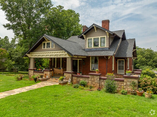 Most of the homes in Kenworth are wonderfully renovated and maintained.