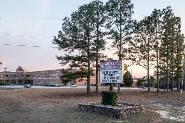 White Knoll High School has a record of recognitions for academic excellence.