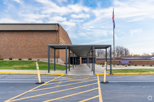 East Washington Elementary has 564 students in grades PK, K-4.