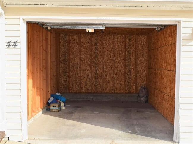 1815 SW White Birch Cir unit 5, Ankeny, IA 50023 - photo 4