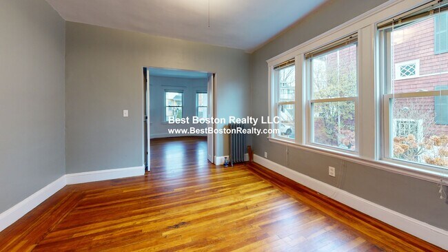27 Walter St unit 1, Medford, MA 02155 - photo 4