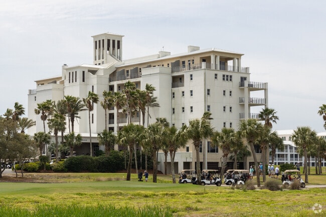 The Kiva Dunes Public Golf Course rounds out the Fort Morgan's recreational options.