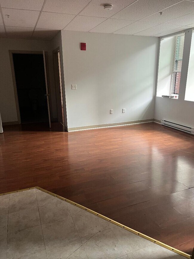 11 Lawrence St Unit 309, Lawrence, MA 01840