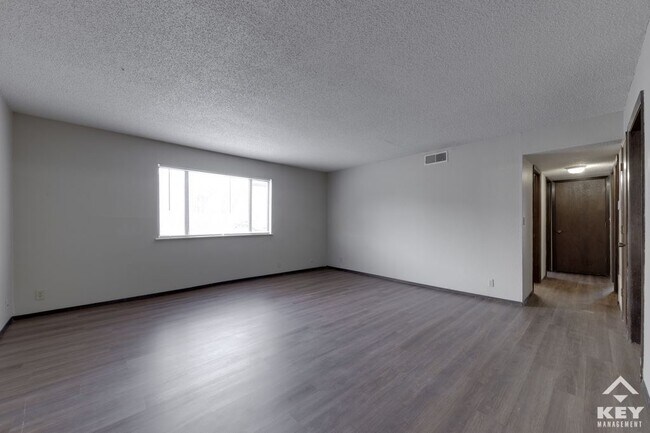 Pheasant Run Apartments, Wichita, KS 67207 - photo 3