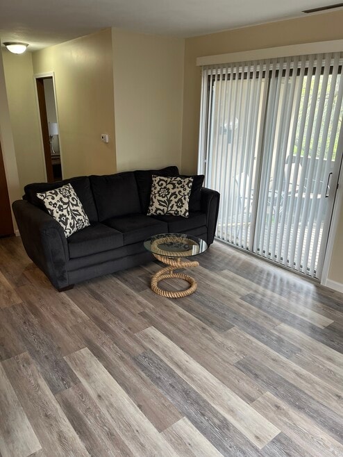 108 Hartford Ct unit 108, Lima, OH 45805 - photo 1