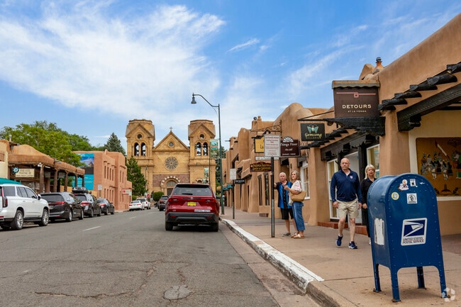 Just a short drive away from Cuartelez, Santa Fe has seemingly endless art galleries to enjoy.