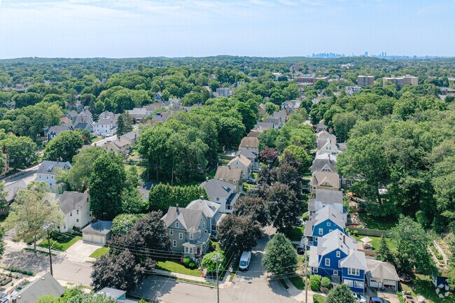 Lined with tranquil streets and a variety of homes nestled within them, Horace Mann is a beautiful residential area of Melrose.
