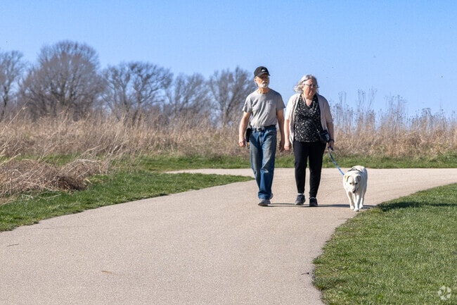 Fort Sheridan Forest Preserve in Lake Forest offers 321 acres and over 4 miles of trails.