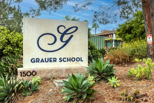 The monument of The Grauer School in Encinitas.