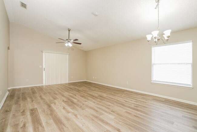 1928 Hunters Trace Cir, Middleburg, FL 32068 - photo 5