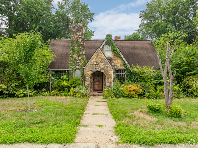 There are beautiful vintage homes awaiting a renovation to their glory days in Kenworth.