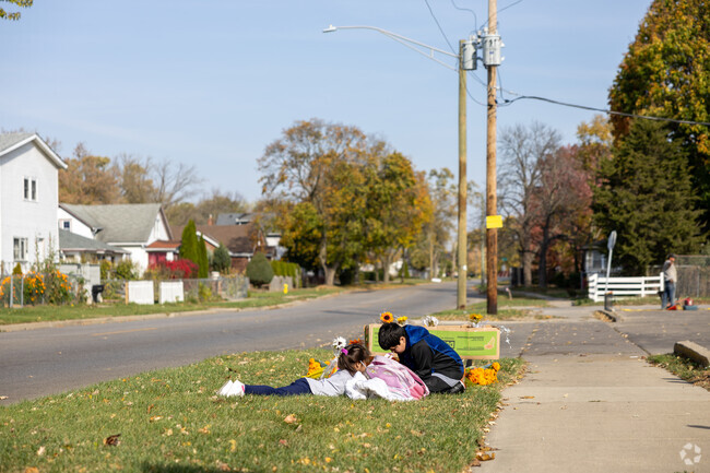 Hidden Glen is a safe neighborhood where kids can play outdoors.